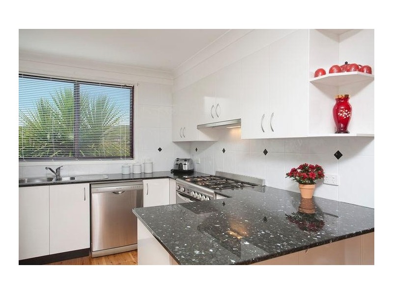 8 Apanie Avenue, Narara NSW 2250