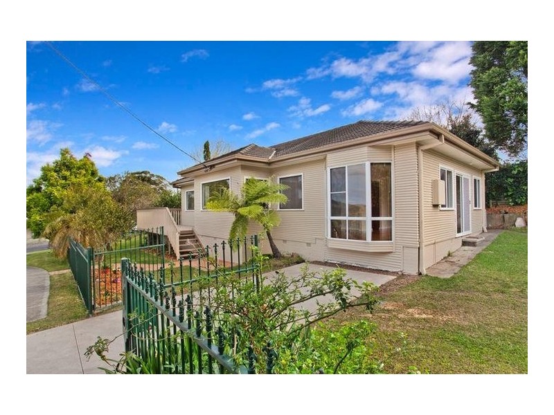 4 Carrol Avenue, East Gosford NSW 2250