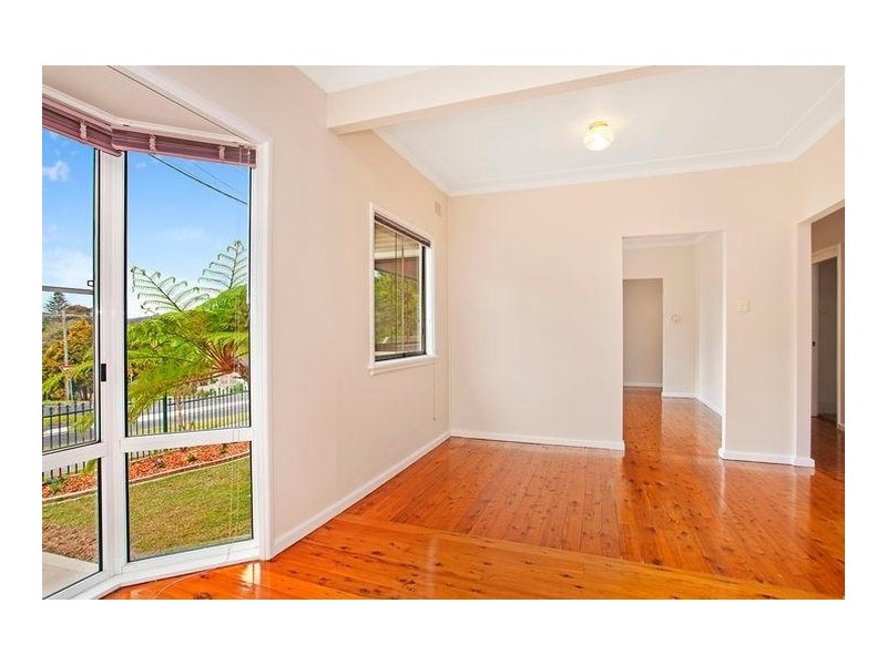 4 Carrol Avenue, East Gosford NSW 2250