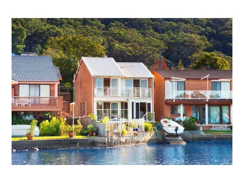 45 Kurrawa Avenue, Point Clare NSW 2250