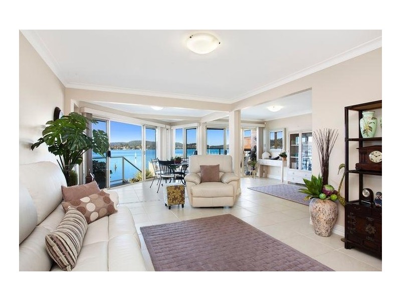 45 Kurrawa Avenue, Point Clare NSW 2250