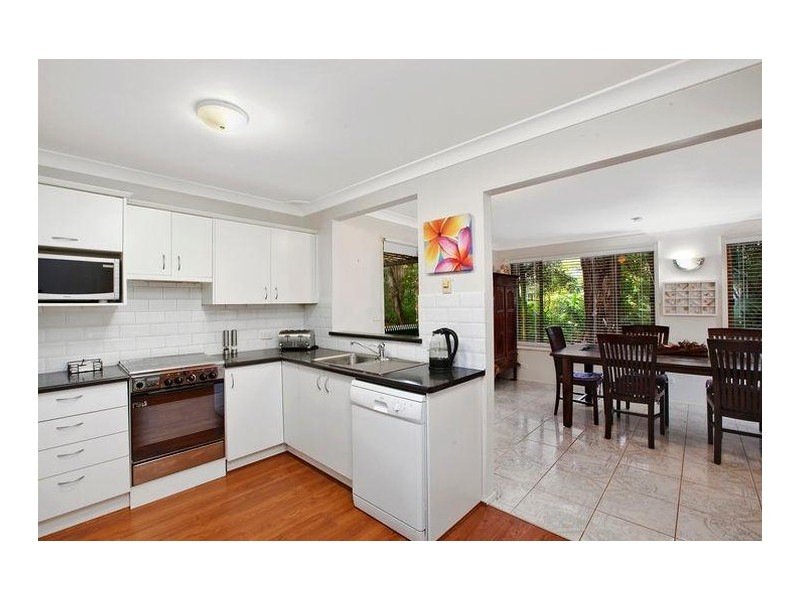 8 Heather Crescent, Wyoming NSW 2250