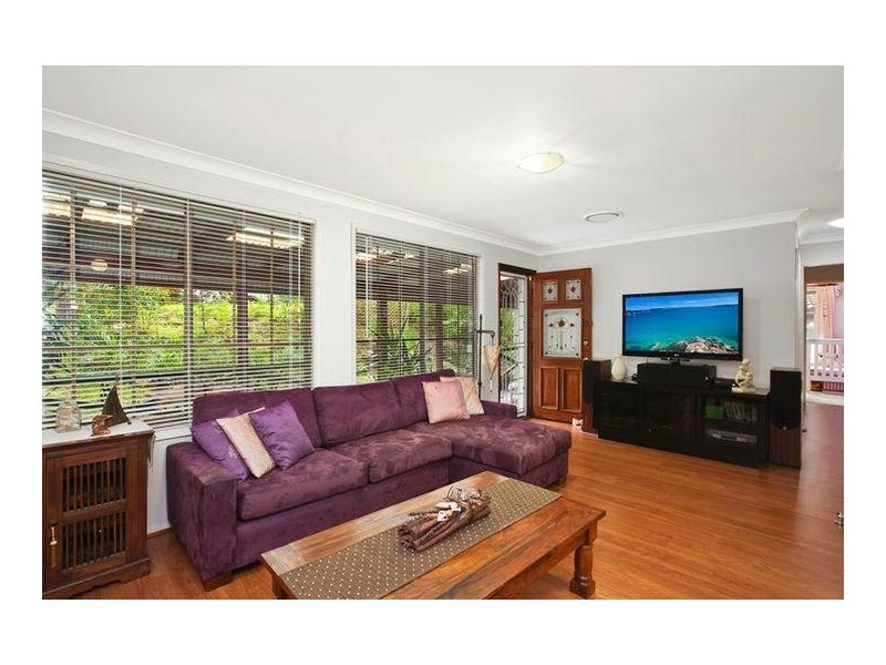 8 Heather Crescent, Wyoming NSW 2250