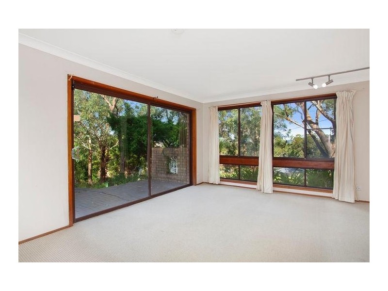 15 Larbonya Avenue, Wyoming NSW 2250