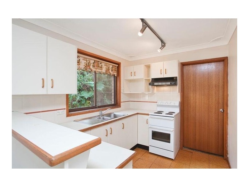 15 Larbonya Avenue, Wyoming NSW 2250