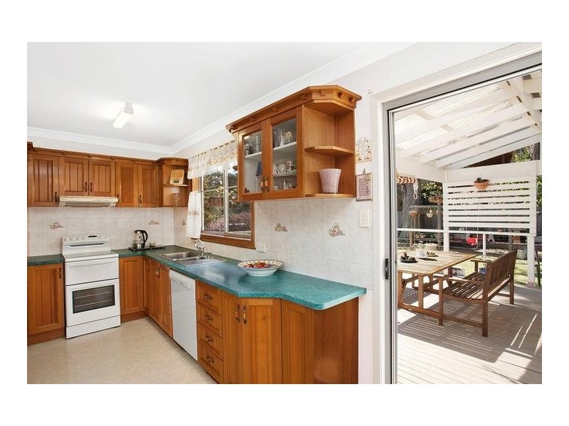 9 Wistaria Street, Wyoming NSW 2250