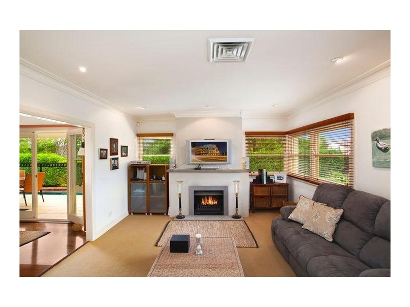 9 Harrison Street, Point Frederick NSW 2250