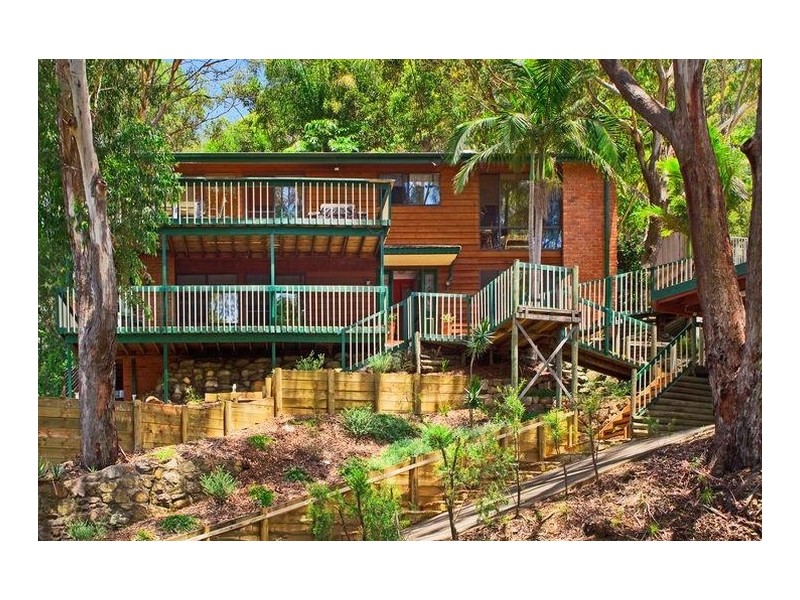 15 Fiona Street, Point Clare NSW 2250