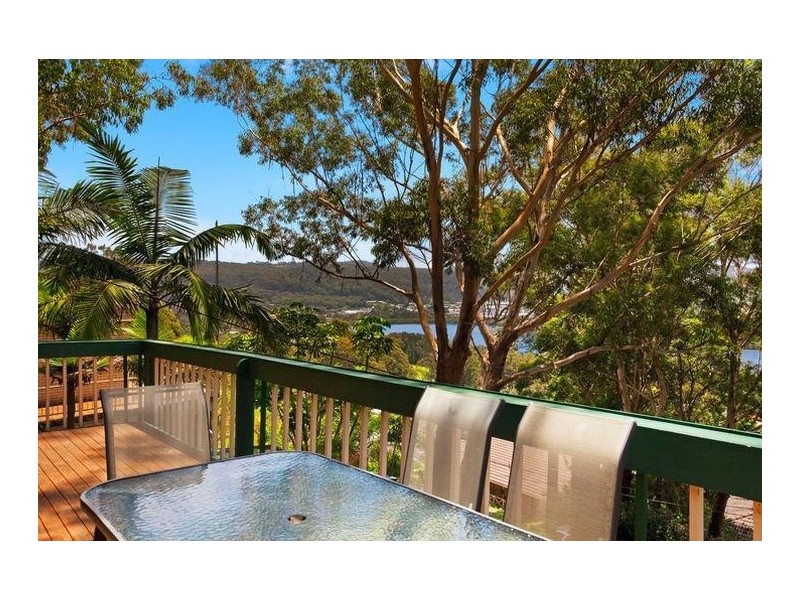 15 Fiona Street, Point Clare NSW 2250