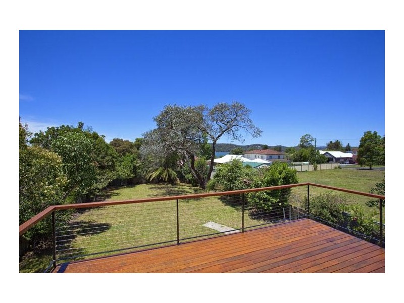 1 Eulalia Avenue, Point Frederick NSW 2250