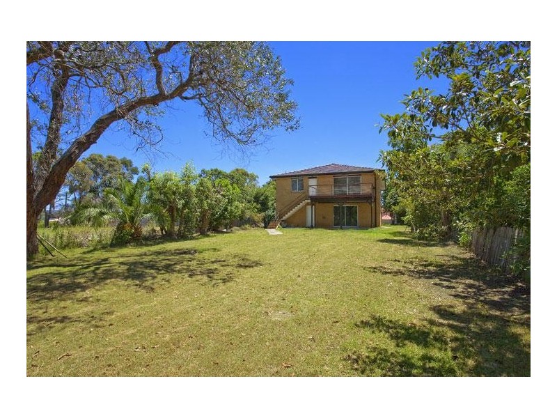 1 Eulalia Avenue, Point Frederick NSW 2250