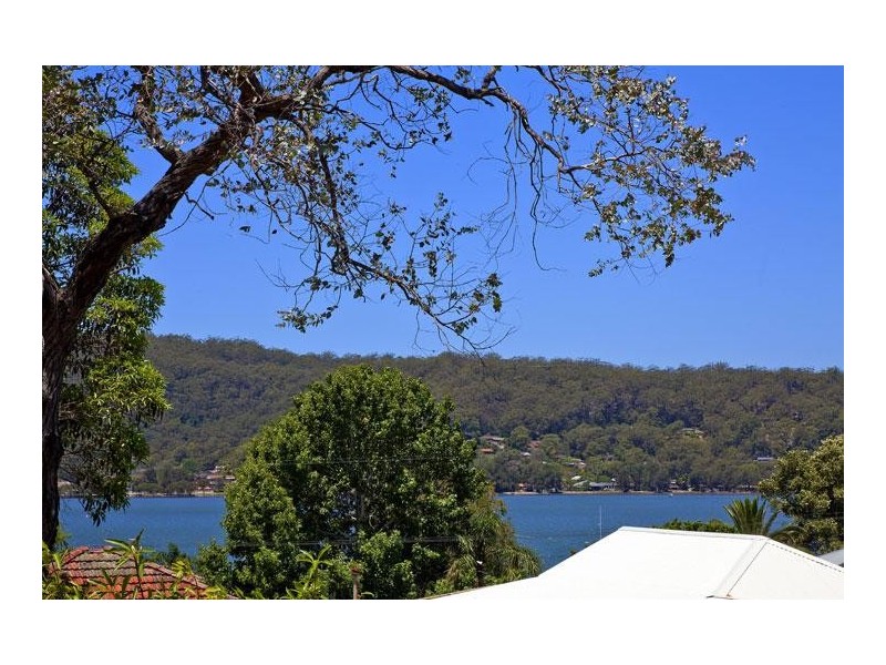 1 Eulalia Avenue, Point Frederick NSW 2250