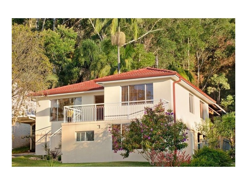 39 Tania Drive, Point Clare NSW 2250