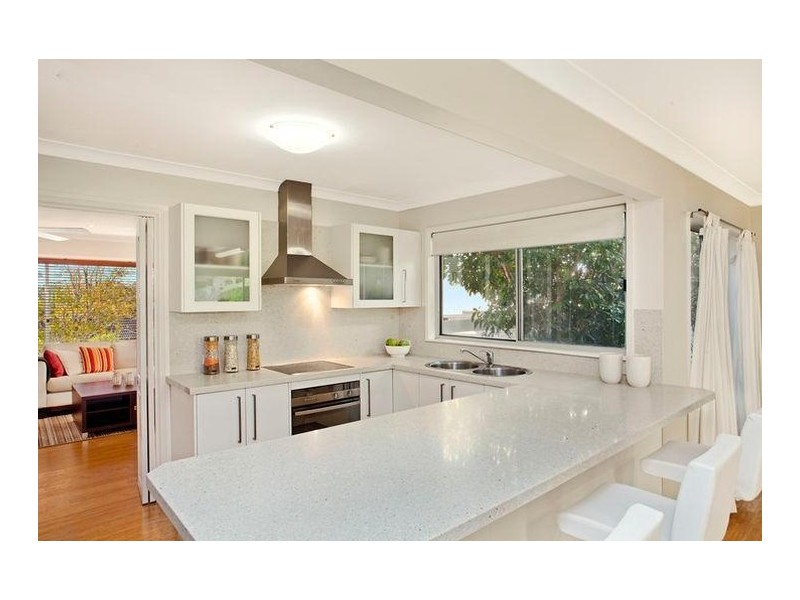 39 Tania Drive, Point Clare NSW 2250