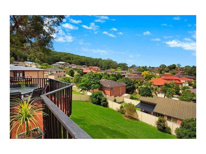 3 Stewart Brougham Close, Lisarow NSW 2250
