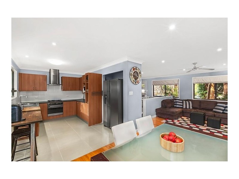 10 Calantha Drive, Wyoming NSW 2250