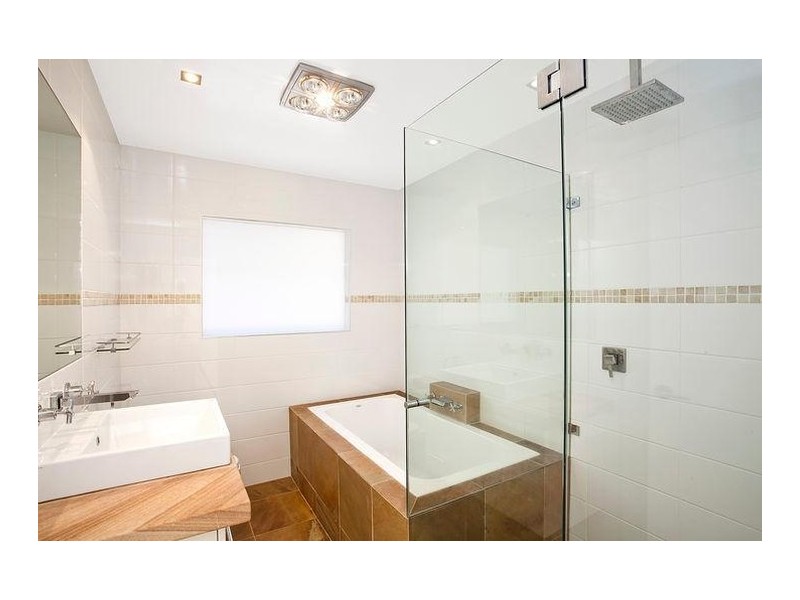 6 Haynes Street, Wyoming NSW 2250