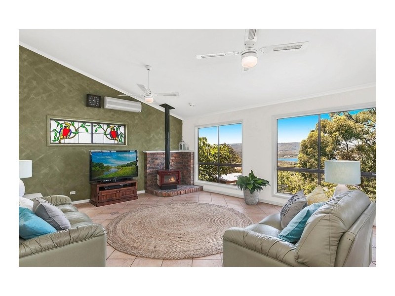 35 Bay View Avenue, East Gosford NSW 2250