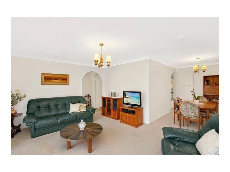 1 Pangari Close, Wyoming NSW 2250