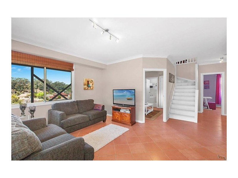 3 Stewart Brougham Close, Lisarow NSW 2250