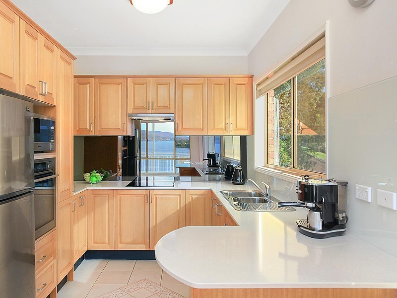 10 Sandstone Crescent, Tascott NSW 2250