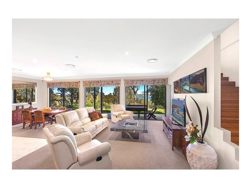 82 Buff Point Avenue, Buff Point NSW 2262