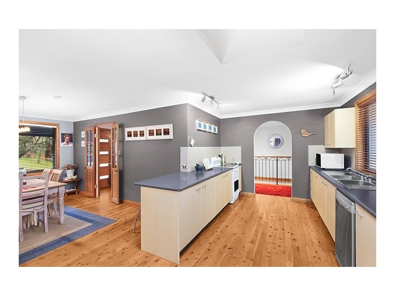 15 Eagle Close, Lisarow NSW 2250