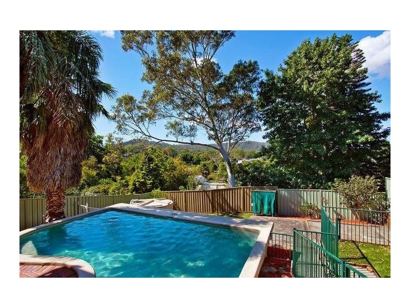 63 Crawford Crescent, Wyoming NSW 2250