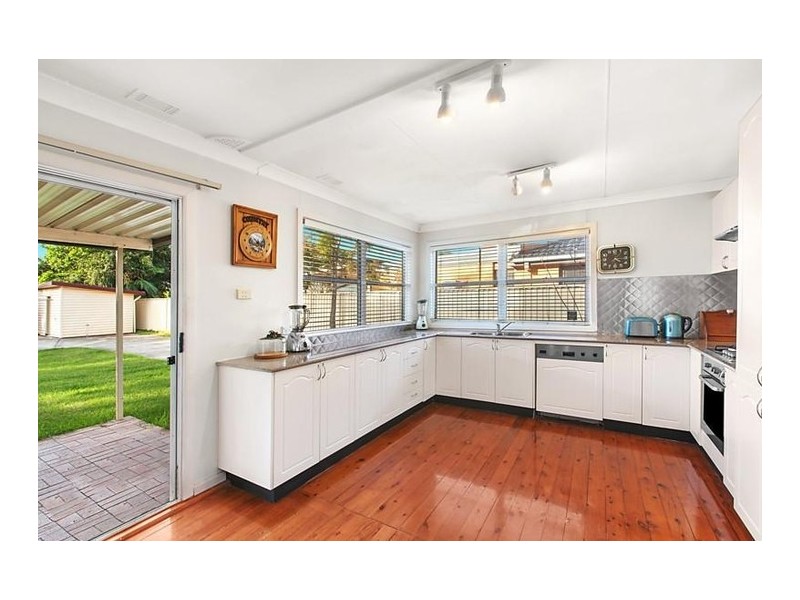 29 Colleen Street, Berkeley Vale NSW 2261