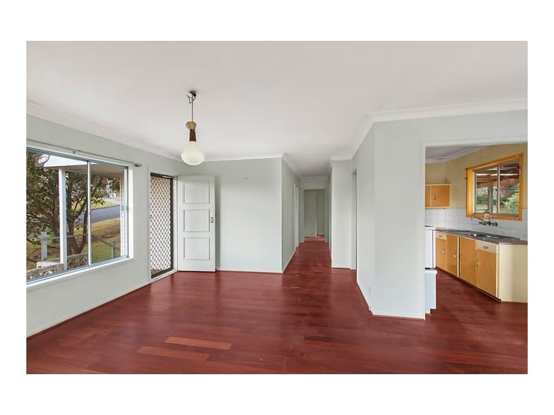 9 Crawford Crescent, Wyoming NSW 2250