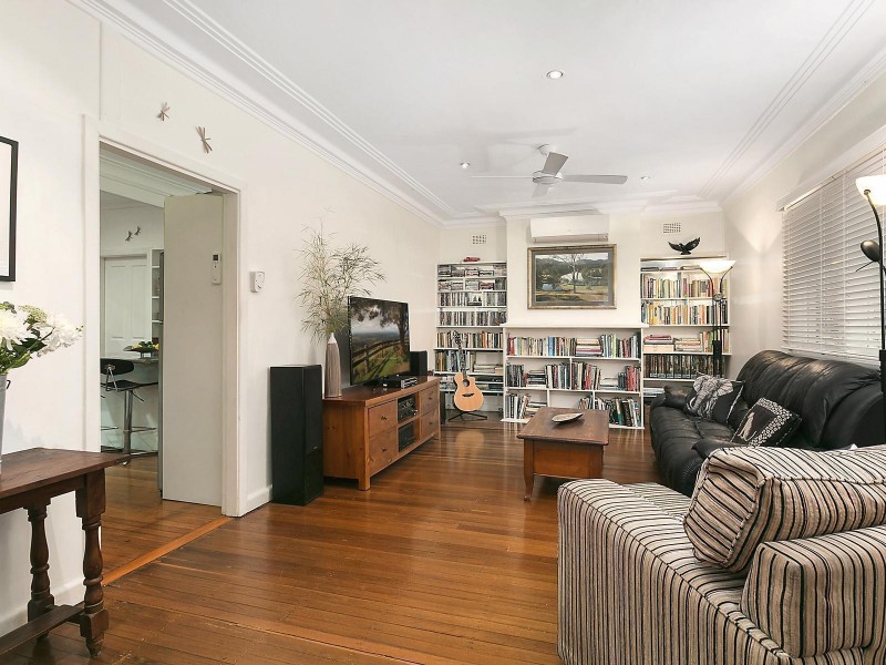 2 Mangrove Road, Narara NSW 2250