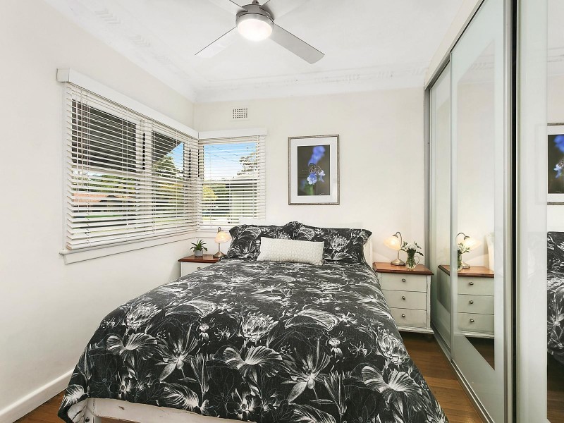 2 Mangrove Road, Narara NSW 2250