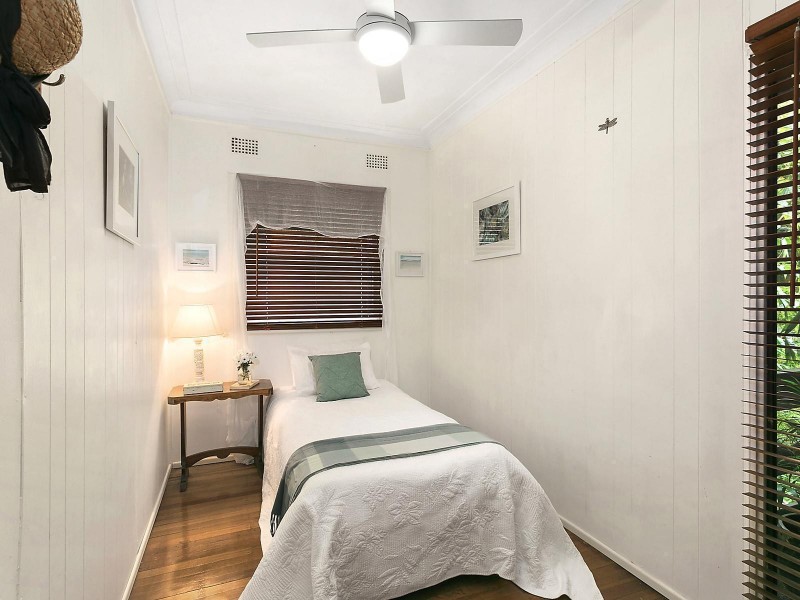 2 Mangrove Road, Narara NSW 2250