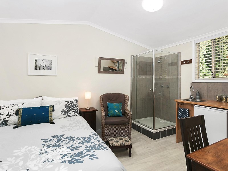 2 Mangrove Road, Narara NSW 2250