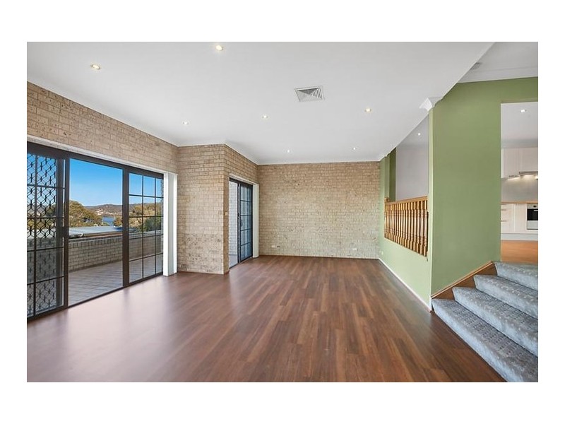 2/1 Joseph Lloyd Close, Gosford NSW 2250