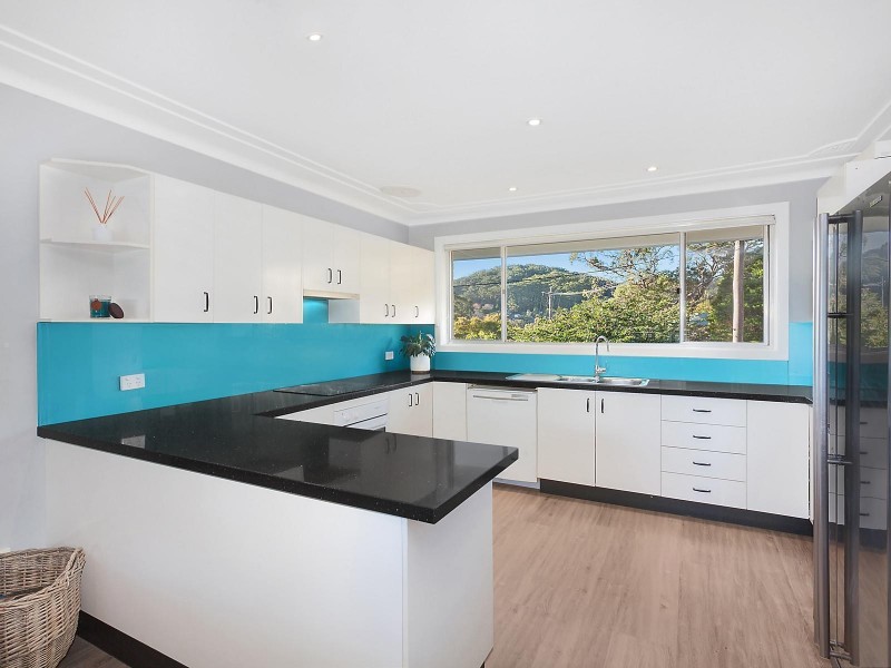 7 The Grove, Wyoming NSW 2250