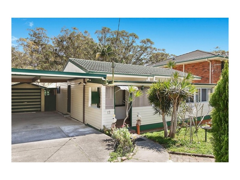 13 Fisher Road, Point Clare NSW 2250