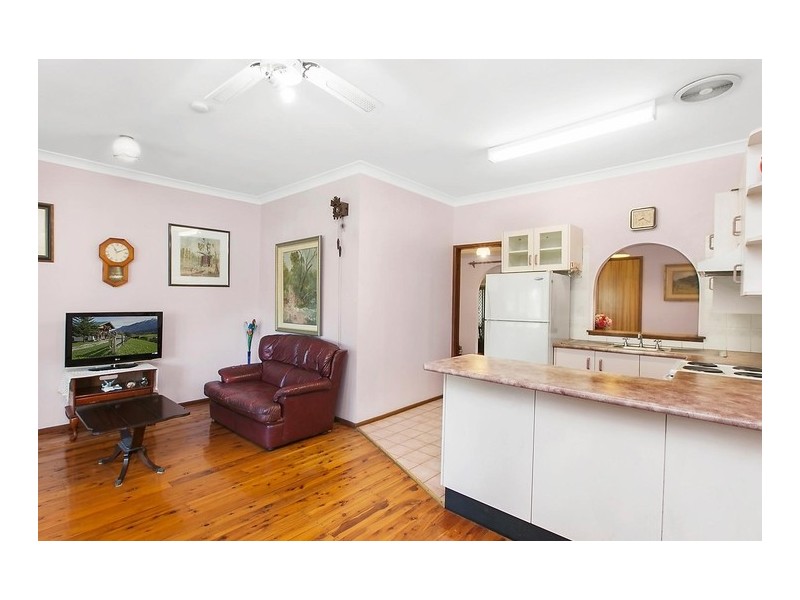 13 Fisher Road, Point Clare NSW 2250
