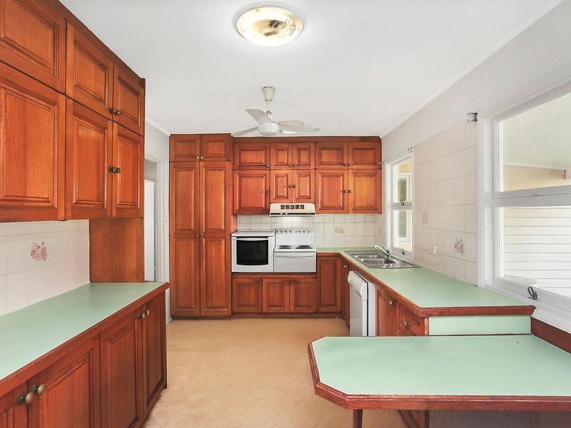 9 Parkhill Road, Wyoming NSW 2250