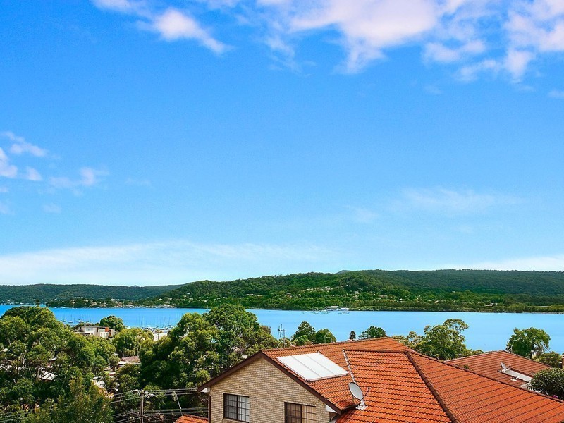 4/1 Joseph Lloyd Close, Gosford NSW 2250