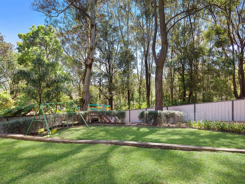 17 Mindaree Avenue, Wyoming NSW 2250