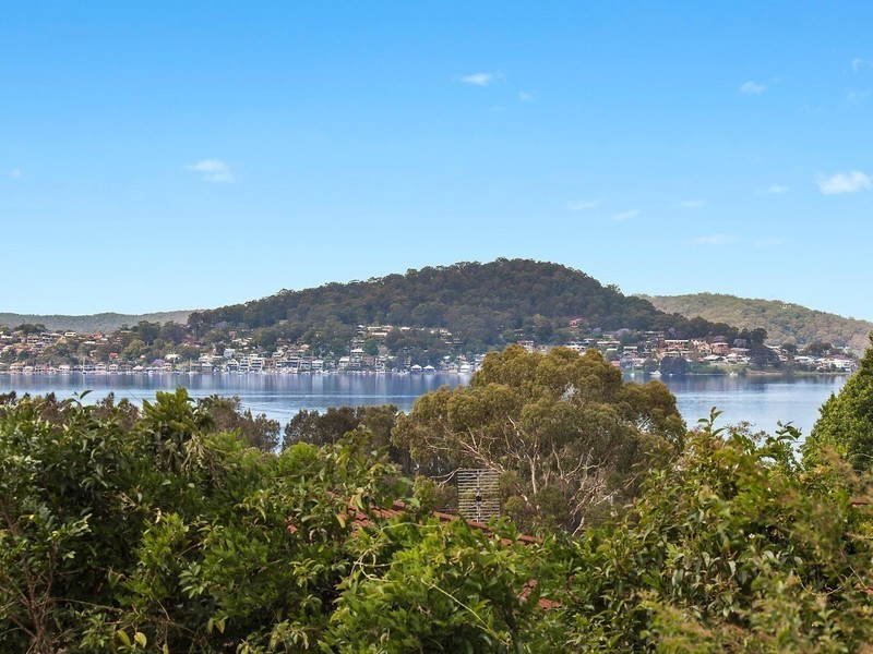 34 Henry Parry Drive, East Gosford NSW 2250