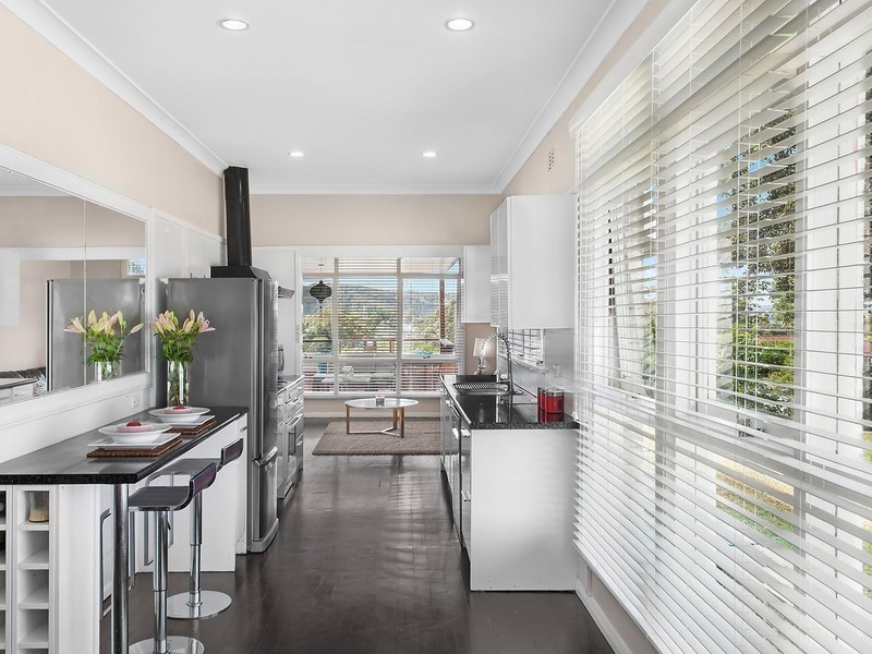 34 Henry Parry Drive, East Gosford NSW 2250