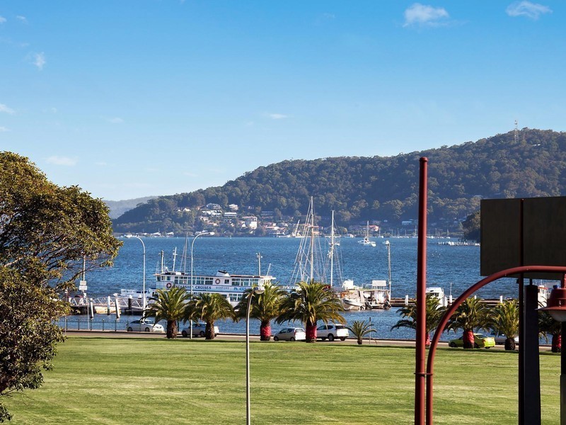 15/12 Baker Street, Gosford NSW 2250