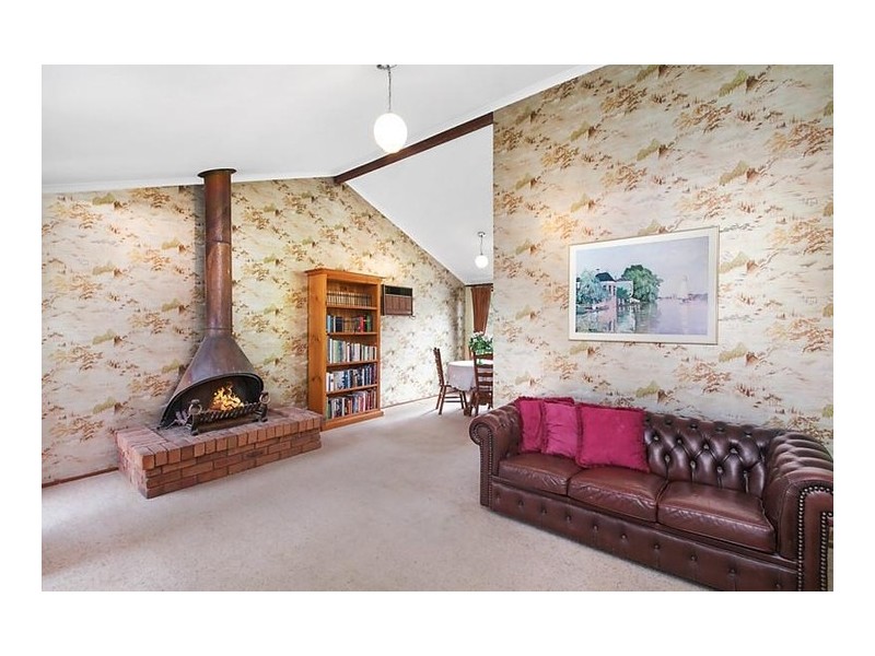 33 Blue Waters Parade, Tascott NSW 2250