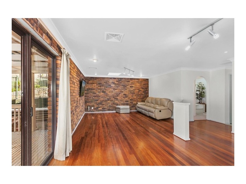 17 Cambourn Drive, Lisarow NSW 2250
