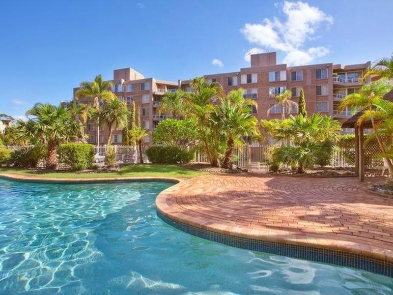6/91 John Whiteway Drive, Gosford NSW 2250