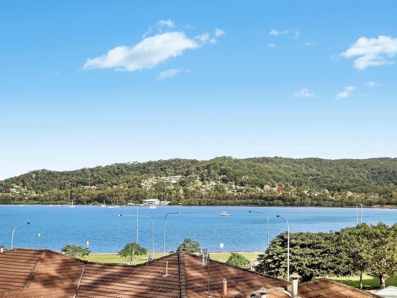 1/7 Broadview Avenue, Gosford NSW 2250