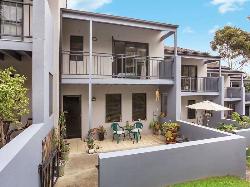 4/7 Broadview Avenue, Gosford NSW 2250