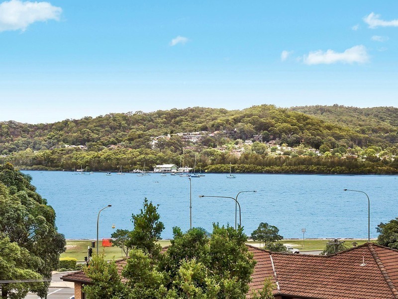 4/7 Broadview Avenue, Gosford NSW 2250